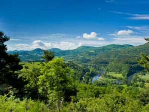 Pays Des Sucs Auvergne Vacances