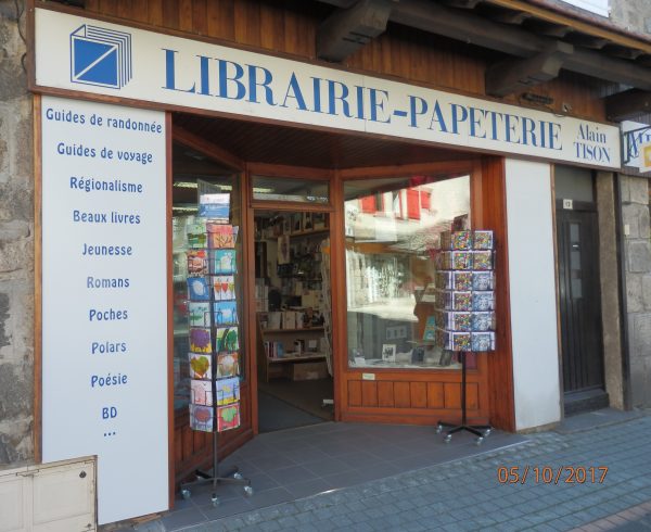 Vitrine librairie Tison.jpg