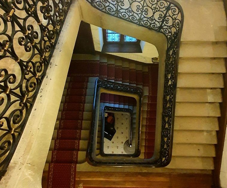 MTV grand escalier