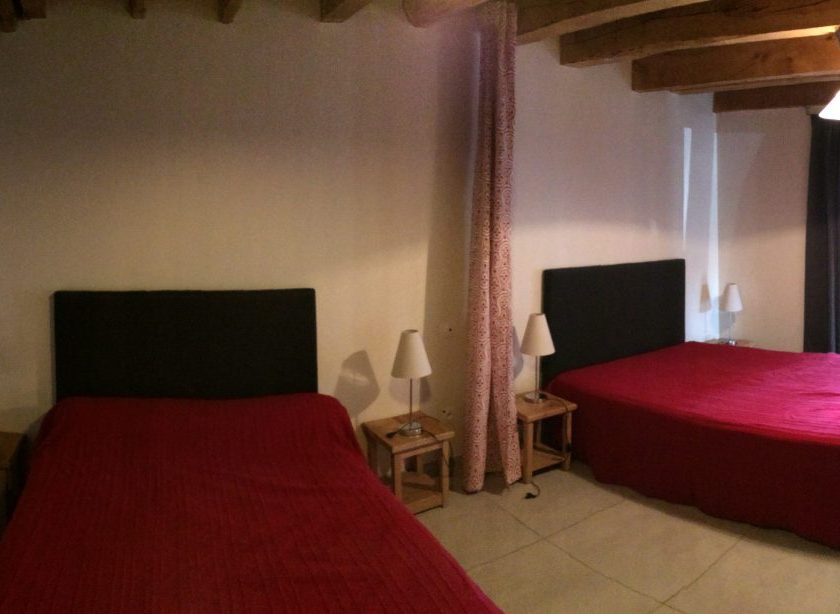 6 Chambre rouge N°2 – RDC – panoramique.JPG