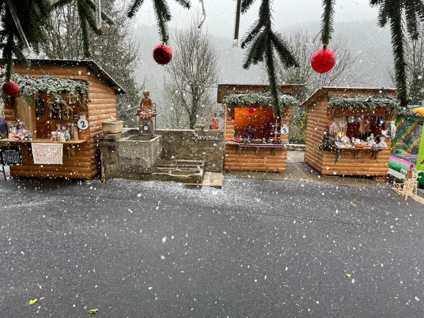 EVE-Marché de Noël de Bonneval_Bonneval-Chalets bois