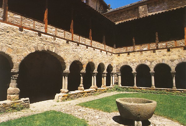 cloître de Lavaudieu