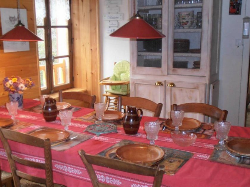 HEB_Gîte Le Moulin du Vialard_table