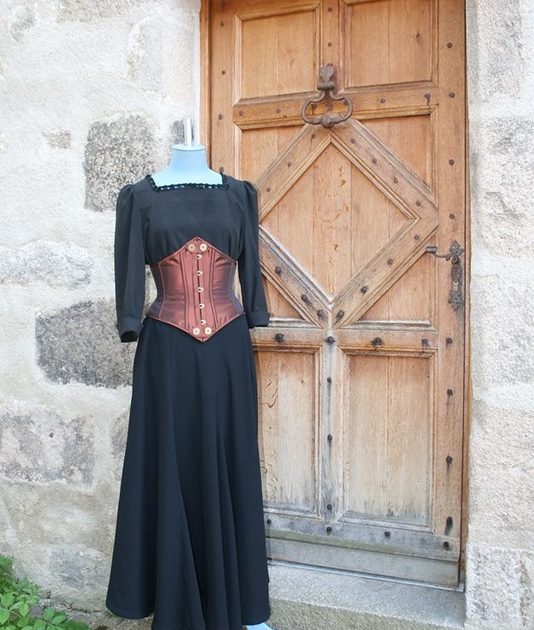 COS_La Boutique Artisane_La Clé rouillée_costume médiéval