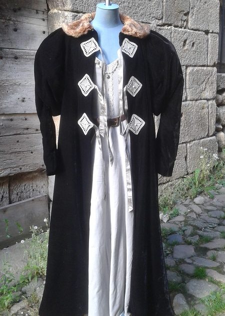 COS_La Clef Rouillée_robe et manteau renaissance